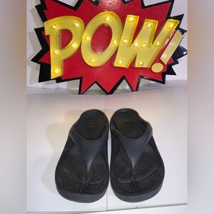 Crocs Womens Kadee Thong Flip Flop Sandals Black Rubber Slip On Size 7